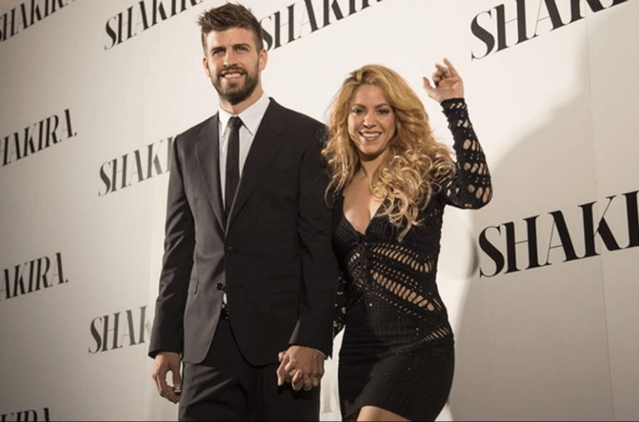 Shakira en un evento público junto a Gerard Piqué en años anteriores.