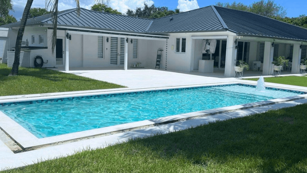 una lujosa casa con una increíble pileta y todos las comodidades 