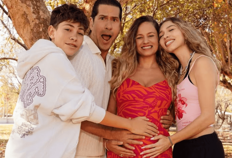 Gregorio Pernía disfruta de su familia en una etapa importante de su vida